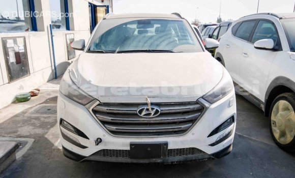 Buy Import Hyundai Tucson White Car in Import - Dubai in Belait Buy Import Hyundai Tucson White Car in Import - Dubai in Belait