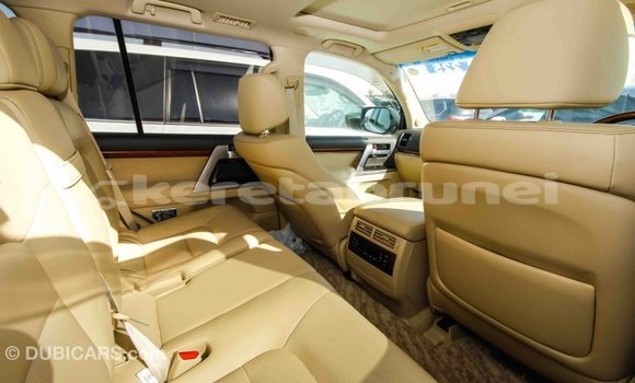 Buy Import Toyota Land Cruiser White Car in Import - Dubai in Belait Buy Import Toyota Land Cruiser White Car in Import - Dubai in Belait