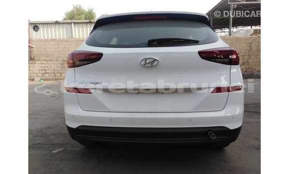 Buy Import Hyundai Tucson White Car in Import - Dubai in Belait Buy Import Hyundai Tucson White Car in Import - Dubai in Belait