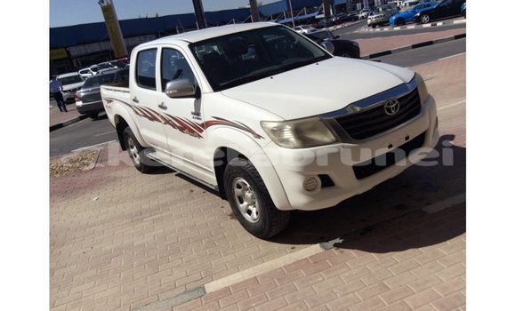 Buy Import Toyota Hilux White Car in Import - Dubai in Belait Buy Import Toyota Hilux White Car in Import - Dubai in Belait
