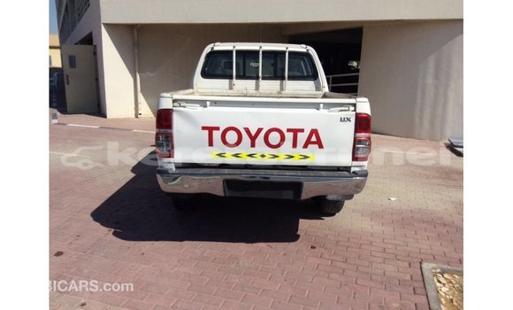 Buy Import Toyota Hilux White Car in Import - Dubai in Belait Buy Import Toyota Hilux White Car in Import - Dubai in Belait