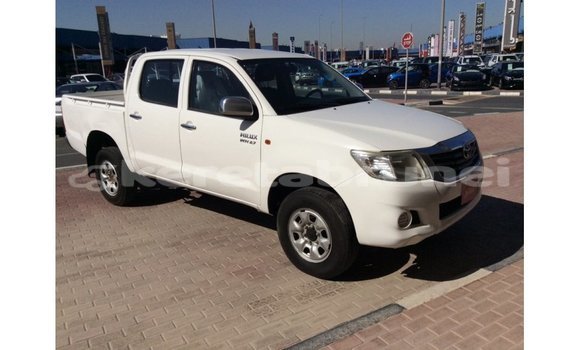 Buy Import Toyota Hilux White Car in Import - Dubai in Belait Buy Import Toyota Hilux White Car in Import - Dubai in Belait