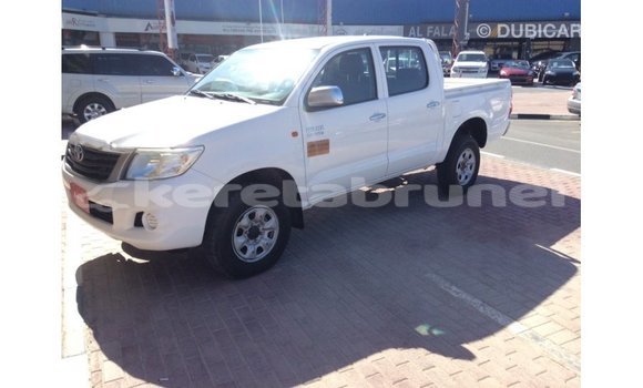 Buy Import Toyota Hilux White Car in Import - Dubai in Belait Buy Import Toyota Hilux White Car in Import - Dubai in Belait