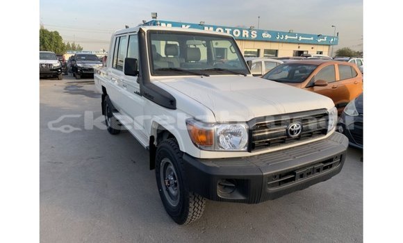 Buy Import Toyota Land Cruiser White Car in Import - Dubai in Belait Buy Import Toyota Land Cruiser White Car in Import - Dubai in Belait