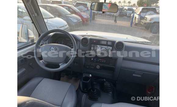 Buy Import Toyota Land Cruiser White Car in Import - Dubai in Belait Buy Import Toyota Land Cruiser White Car in Import - Dubai in Belait