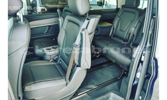 Buy Import Mercedes-Benz 250 Black Car in Import - Dubai in Belait Buy Import Mercedes-Benz 250 Black Car in Import - Dubai in Belait