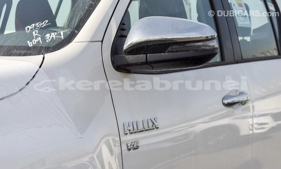 Buy Import Toyota Hilux White Car in Import - Dubai in Belait Buy Import Toyota Hilux White Car in Import - Dubai in Belait