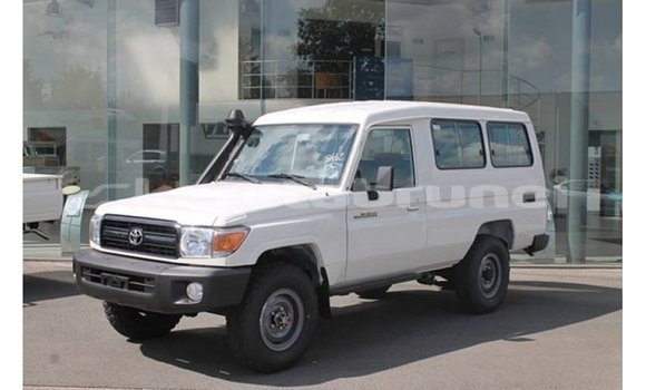 Buy Import Toyota Land Cruiser White Car in Import - Dubai in Belait Buy Import Toyota Land Cruiser White Car in Import - Dubai in Belait