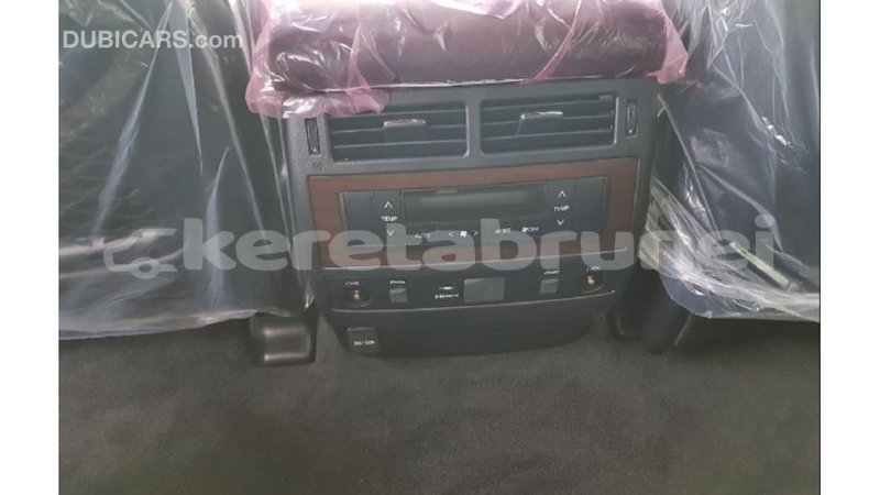 Big with watermark toyota land cruiser belait import dubai 2540