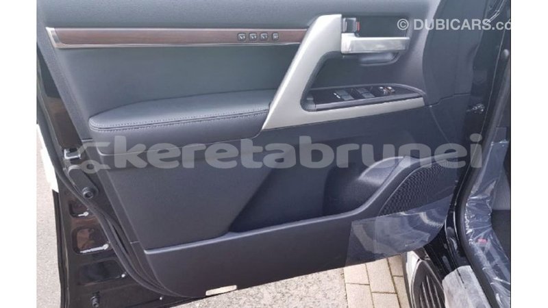 Big with watermark toyota land cruiser belait import dubai 2540