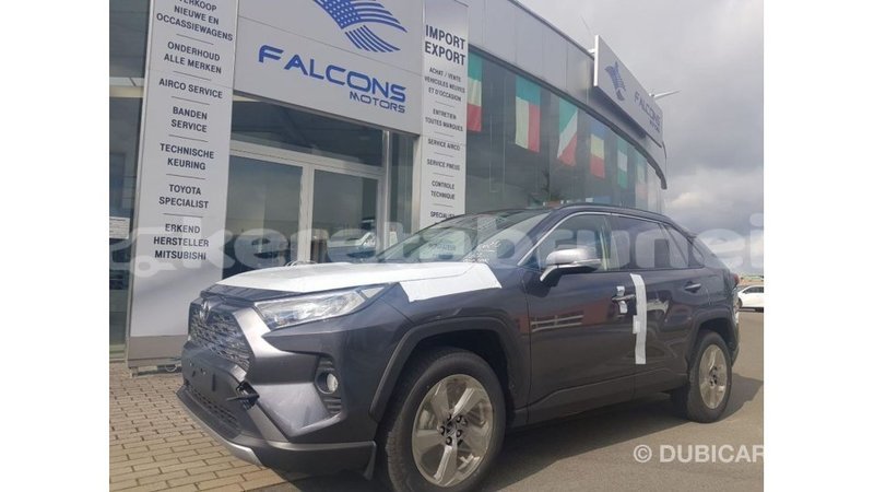 Big with watermark toyota hiace belait import dubai 2551