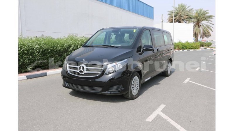 Big with watermark mercedes benz 250 belait import dubai 2554