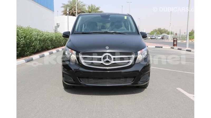 Big with watermark mercedes benz 250 belait import dubai 2554
