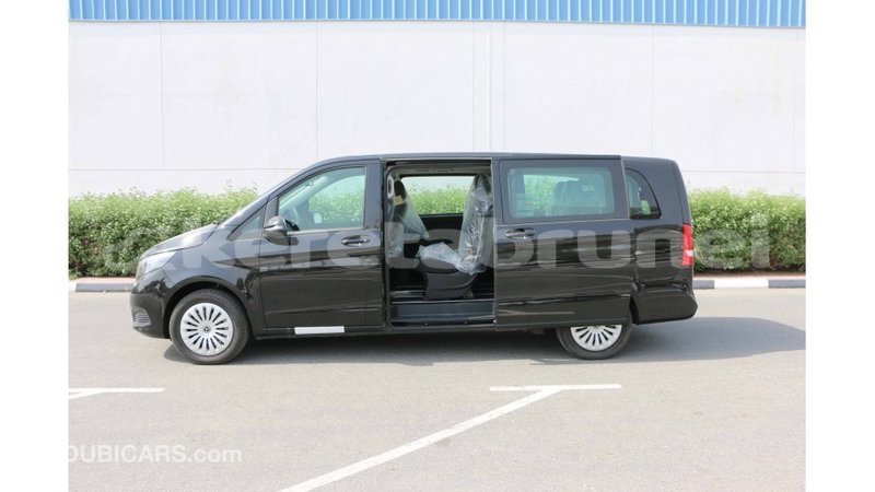 Big with watermark mercedes benz 250 belait import dubai 2554