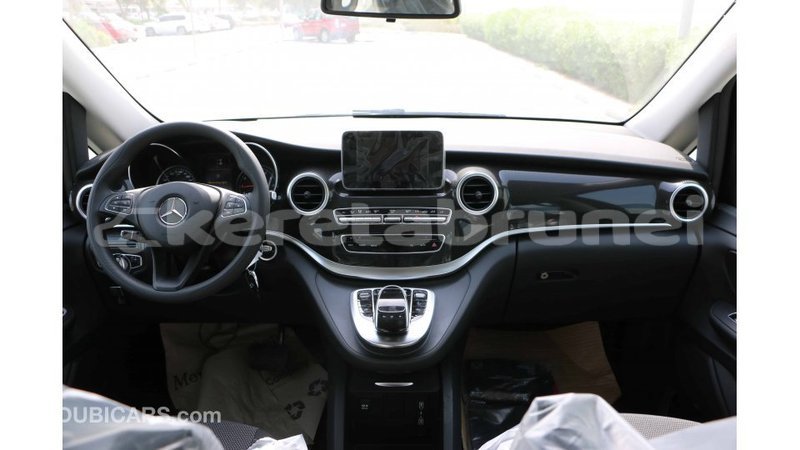 Big with watermark mercedes benz 250 belait import dubai 2554