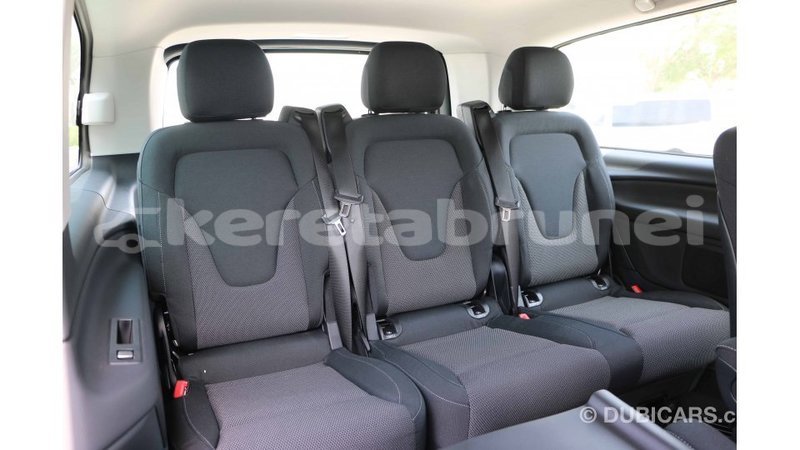 Big with watermark mercedes benz 250 belait import dubai 2554