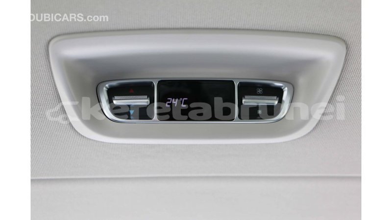 Big with watermark mercedes benz 250 belait import dubai 2554