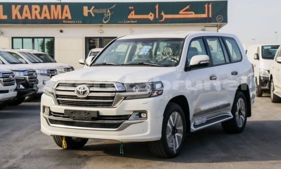 Buy Import Toyota Land Cruiser White Car in Import - Dubai in Belait Buy Import Toyota Land Cruiser White Car in Import - Dubai in Belait