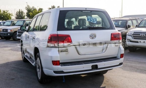 Buy Import Toyota Land Cruiser White Car in Import - Dubai in Belait Buy Import Toyota Land Cruiser White Car in Import - Dubai in Belait