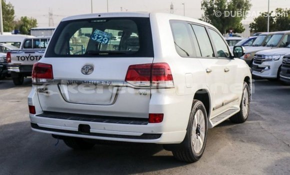 Buy Import Toyota Land Cruiser White Car in Import - Dubai in Belait Buy Import Toyota Land Cruiser White Car in Import - Dubai in Belait