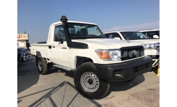 Buy Import Toyota Land Cruiser White Car in Import - Dubai in Belait Buy Import Toyota Land Cruiser White Car in Import - Dubai in Belait