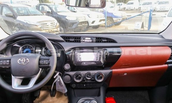 Buy Import Toyota Hilux White Car in Import - Dubai in Belait Buy Import Toyota Hilux White Car in Import - Dubai in Belait