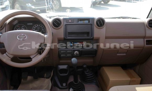 Buy Import Toyota Land Cruiser Beige Car in Import - Dubai in Belait Buy Import Toyota Land Cruiser Beige Car in Import - Dubai in Belait