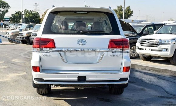 Buy Import Toyota Land Cruiser White Car in Import - Dubai in Belait Buy Import Toyota Land Cruiser White Car in Import - Dubai in Belait
