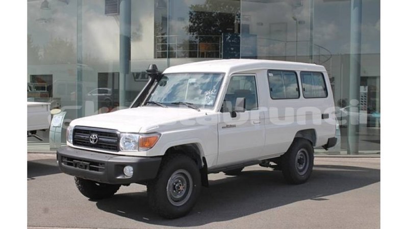 Big with watermark toyota land cruiser belait import dubai 2584