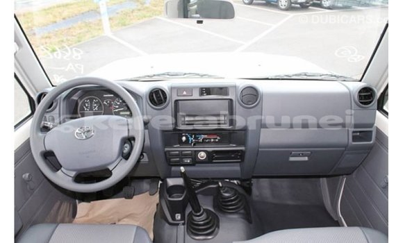 Buy Import Toyota Land Cruiser White Car in Import - Dubai in Belait Buy Import Toyota Land Cruiser White Car in Import - Dubai in Belait