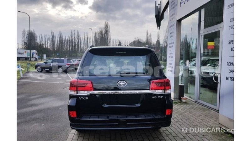 Big with watermark toyota land cruiser belait import dubai 2585