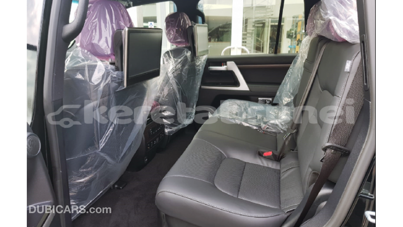 Big with watermark toyota land cruiser belait import dubai 2585