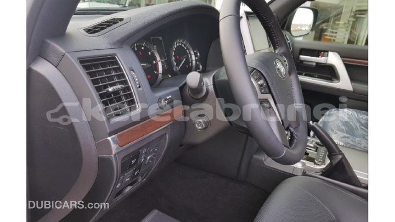 Big with watermark toyota land cruiser belait import dubai 2585