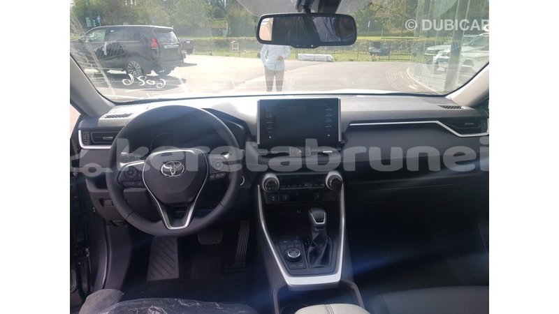 Big with watermark toyota hiace belait import dubai 2586