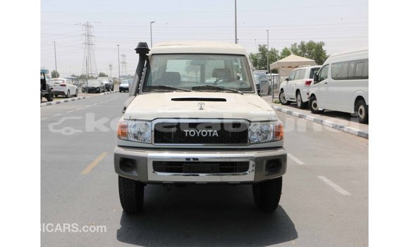Buy Import Toyota Land Cruiser White Car in Import - Dubai in Belait Buy Import Toyota Land Cruiser White Car in Import - Dubai in Belait