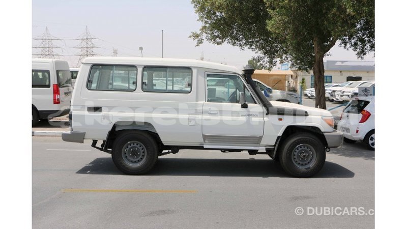 Big with watermark toyota land cruiser belait import dubai 2596