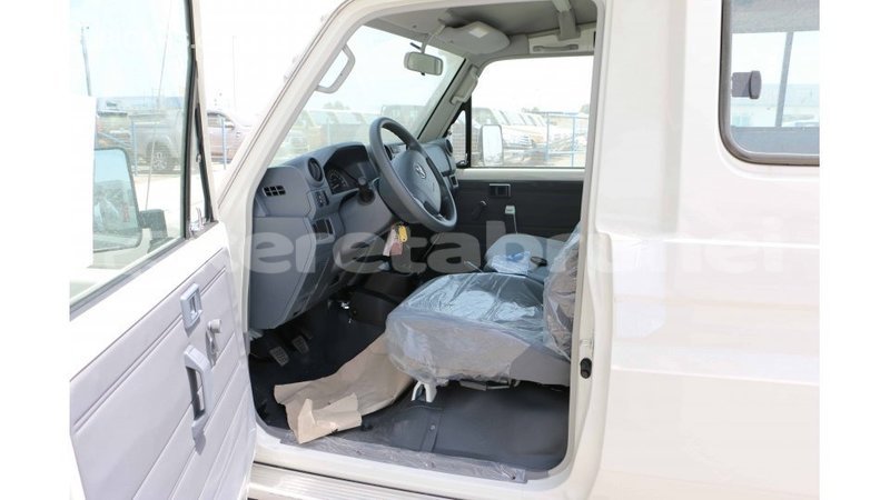 Big with watermark toyota land cruiser belait import dubai 2596