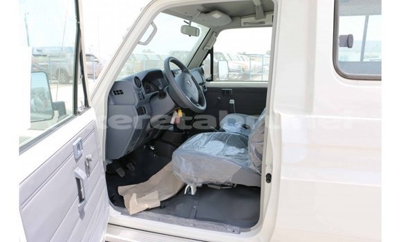 Buy Import Toyota Land Cruiser White Car in Import - Dubai in Belait Buy Import Toyota Land Cruiser White Car in Import - Dubai in Belait