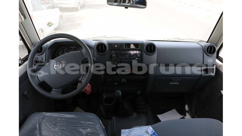 Big with watermark toyota land cruiser belait import dubai 2596