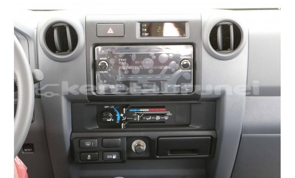 Buy Import Toyota Land Cruiser White Car in Import - Dubai in Belait Buy Import Toyota Land Cruiser White Car in Import - Dubai in Belait