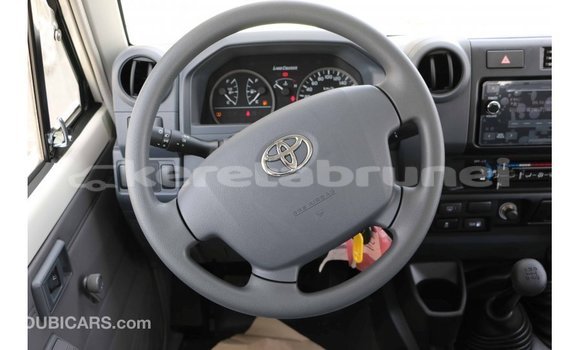 Buy Import Toyota Land Cruiser White Car in Import - Dubai in Belait Buy Import Toyota Land Cruiser White Car in Import - Dubai in Belait