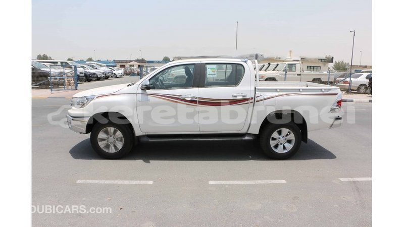 Big with watermark toyota hilux belait import dubai 2598