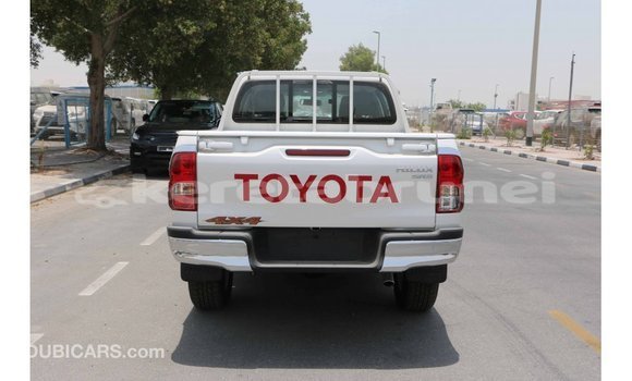 Buy Import Toyota Hilux White Car in Import - Dubai in Belait Buy Import Toyota Hilux White Car in Import - Dubai in Belait