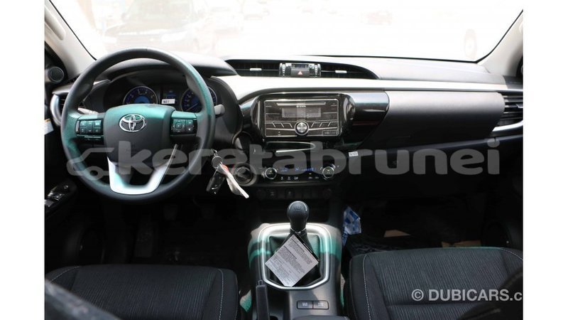 Big with watermark toyota hilux belait import dubai 2598