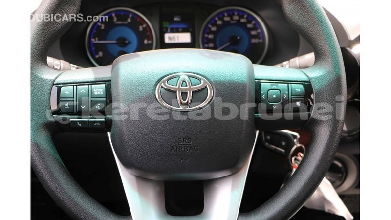 Big with watermark toyota hilux belait import dubai 2598
