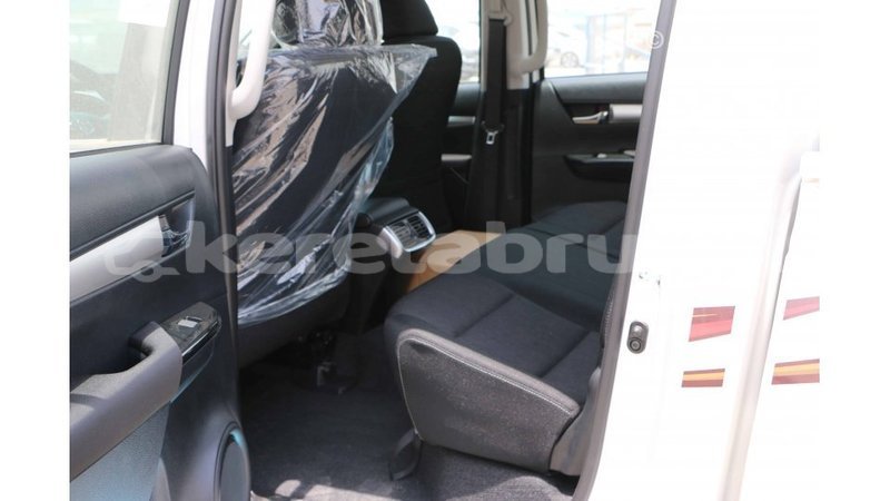 Big with watermark toyota hilux belait import dubai 2598