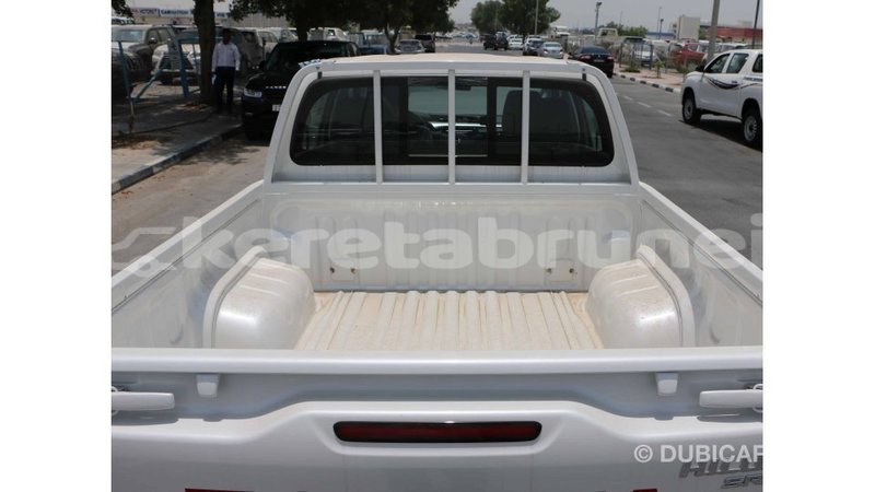Big with watermark toyota hilux belait import dubai 2598