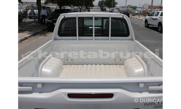 Buy Import Toyota Hilux White Car in Import - Dubai in Belait Buy Import Toyota Hilux White Car in Import - Dubai in Belait