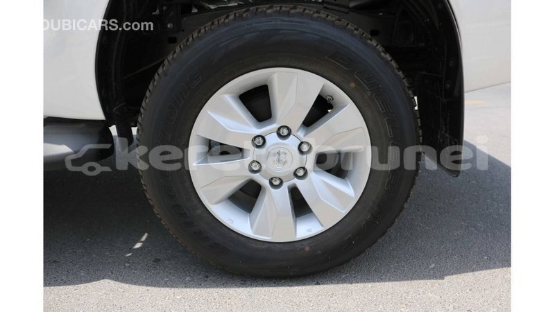 Big with watermark toyota hilux belait import dubai 2598