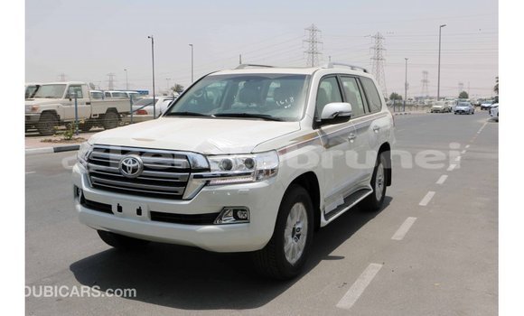 Buy Import Toyota Land Cruiser White Car in Import - Dubai in Belait Buy Import Toyota Land Cruiser White Car in Import - Dubai in Belait